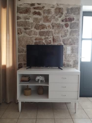 Το Πέτρινο (Το Πετρινο) in Agrilia (Aitolia kai Akarnania)