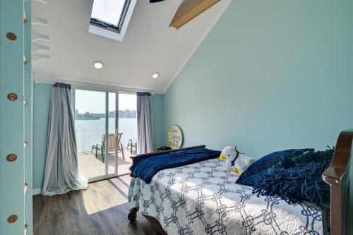 Weymouth Waterfront Getaway w/ Swim Spa & Hot Tub in Weymouth (MA)