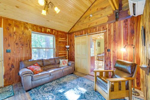 Pet-Friendly Eureka Springs Rental with Private Deck in Eureka Springs, USA