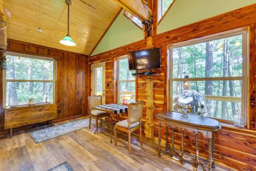 Pet-Friendly Eureka Springs Rental with Private Deck in Eureka Springs, USA
