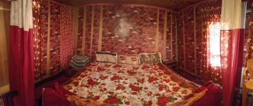 Hotel Island - image 2