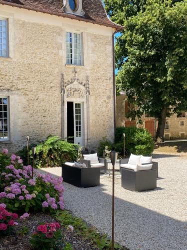 Pavillon d’entrée du château de Bouesse (Pavillon d’entree du chateau de Bouesse) in بويس