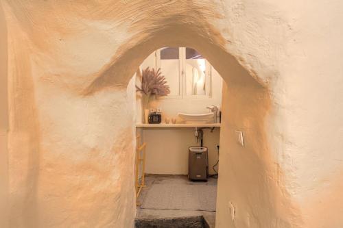 Industrial-style studio with bathtub, Vieux-Lyon, Lyon (fotografie 8)