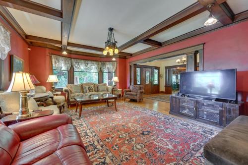 Historic Auburn House on 37 Acres with Private Lake! - image 2