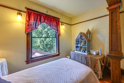 Historic Auburn House on 37 Acres with Private Lake! - image 12