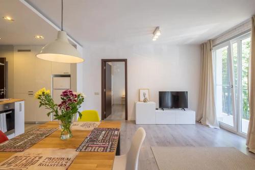 Quiet & airy modern apt. Top Centre Free Parking, Sofia (Foto 6)