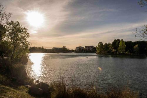 Magnifique vue lac au Golf de Pont-Royal