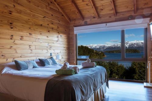 BOG Atardeceres del lago - piscina climatizada y vistas al lago in Villa la Angostura