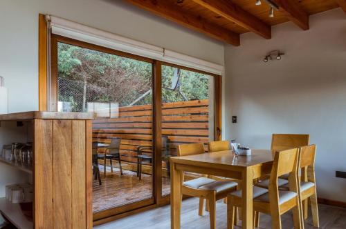 Facilities, BOG Atardeceres del lago - piscina climatizada y vistas al lago in Villa la Angostura