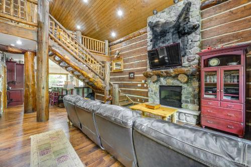 Weber River Cabin in Oakley w/ Private Hot Tub! in Kamasa (UT)