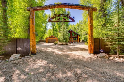 Weber River Cabin in Oakley w/ Private Hot Tub! in Kamasa (UT)
