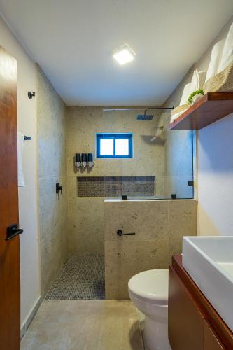 Deluxe Suite image 10