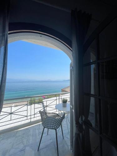 Blue Wave Apartment in 키아토