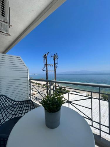 Blue Wave Apartment in 키아토