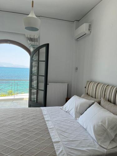 Blue Wave Apartment in 키아토