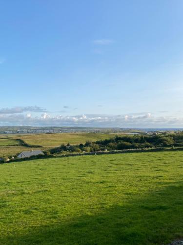 Hill Top View Apartment Lahinch