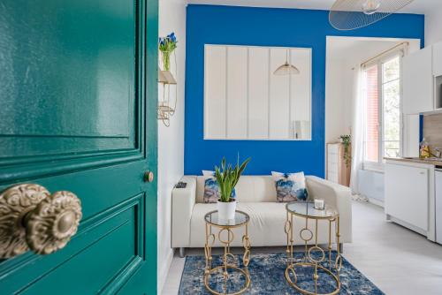 Вхід, Proche Paris • Superbe studio refait à neuf • (Proche Paris • Superbe studio refait a neuf •) in Віженью-сюр-Сен