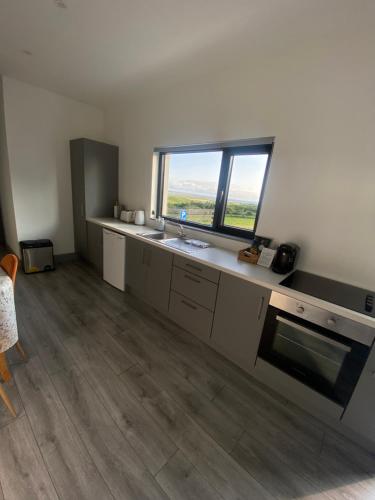 Hill Top View Apartment Lahinch