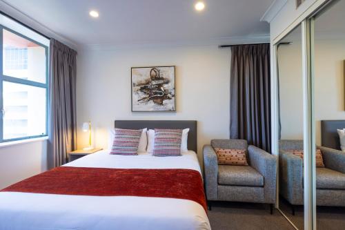 King Studio Apartment image 5