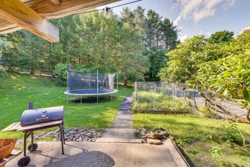 Cozy Livingston Manor Home with Wood-Burning Stove! in Livingston Manor, USA