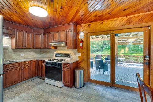 Cozy Livingston Manor Home with Wood-Burning Stove! in Livingston Manor, USA