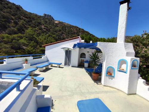 Oleander's Garden Traditional Cretan Cottage Room Type - Deluxe Double Room with Side Sea View