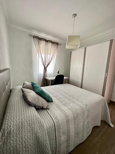 Guestroom, Precioso apartamento 3 dormitorios, aire acondicionado Jerez de la Frontera in Torrelobaton