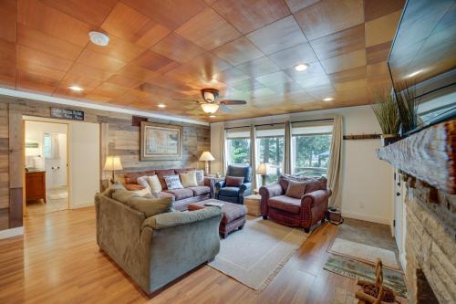 Waterfront Monticello Home w/ Fire Pit & Deck! in Monticello (IN)