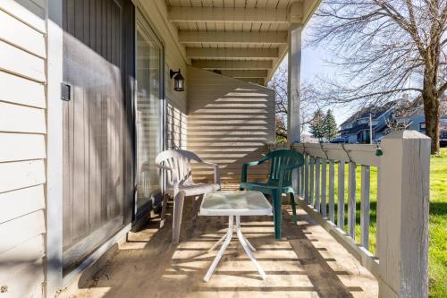 SKIING, HIKING, VILLAGE OF EVILLE MTN ESCAPE in Ellicottville, USA