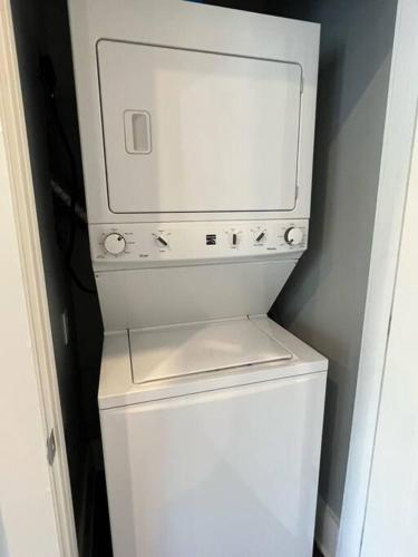 Studio Apt in Plaza Midwood- Fast WiFi-King Bed in Charlotte, USA