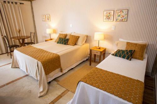 1 double bed, 1 twin bed
