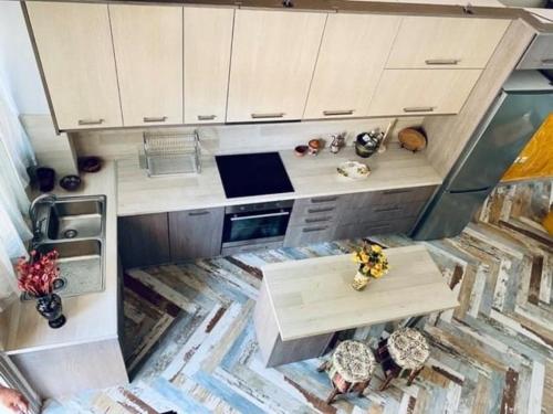 Neriides, Seaside renovated apartment with terrace near airport, Artemida (photo 2)