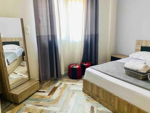 Neriides, Seaside renovated apartment with terrace near airport, Artemida (photo 3)
