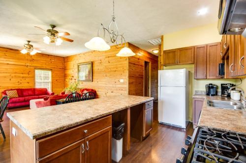 Cozy Summit Cabin with Hiking Trails and Fishing Pond! in Summit, USA
