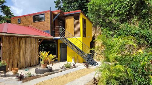 Exterior view, Kalinao - Bungalow chic en nature in Les Abymes