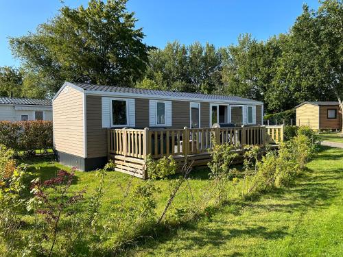  DS Chalets-Simonsgat 63-Geweldige 6 tot 7 persoons chalet met 2 badkamers-vakantiepark Lauwersoog-aan het Lauwersmeer in Lauwersoog
