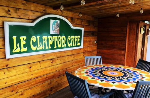 Chalet in ตอร์เซ-วิวิเยร์-ออง-ชาร์นี