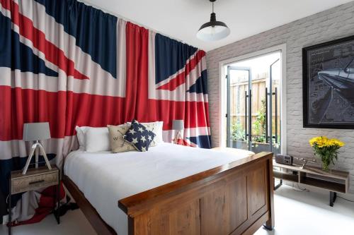 The Kings Domain at The House of Windsor by Ready Set Stay - Ground Level