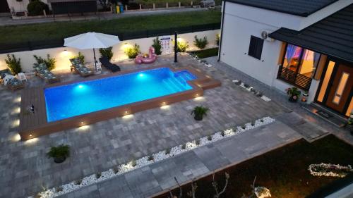 Family friendly house with a swimming pool Sinj, Zagora - 21448