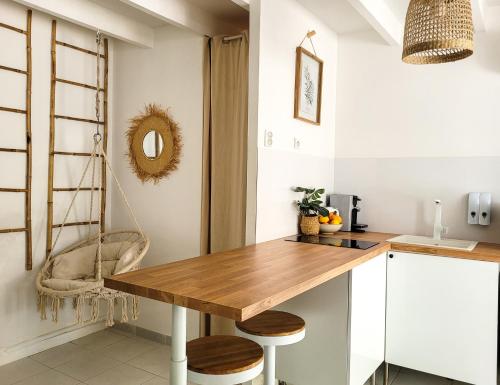 Facilities, Studio double climatise avec terrasse - Proche Tram & Centre near Le Pascalou