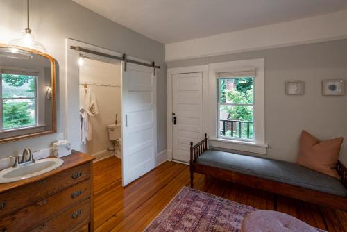 1 queen bed