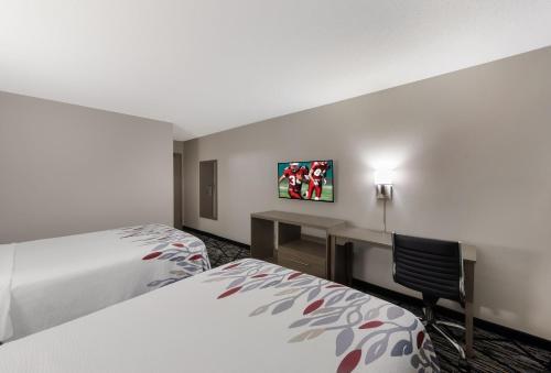 Super 8 by Wyndham Mansfield - image 11