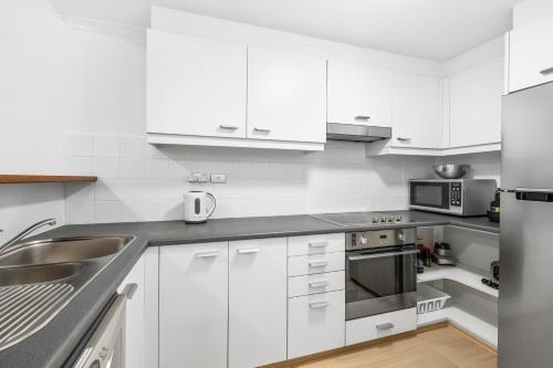 Cleveland 49 Self Catering - image 3