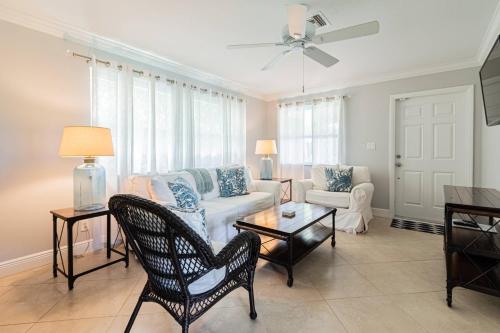 Naples Park- 98th Ave. N. - main image