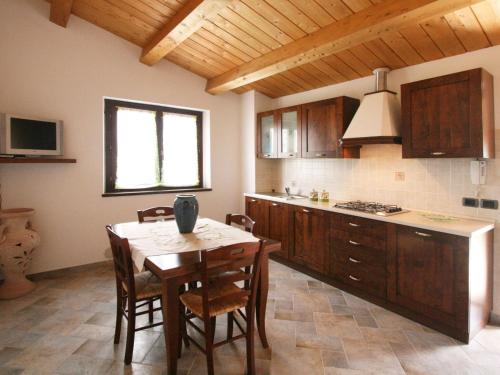 Timeless villa in Cagli with garden and swimming pool