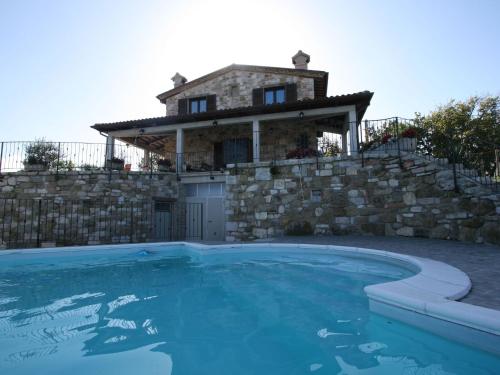 Timeless villa in Cagli with garden and swimming pool