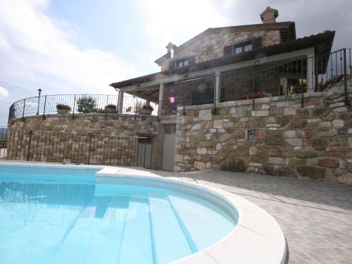 Timeless villa in Cagli with garden and swimming pool