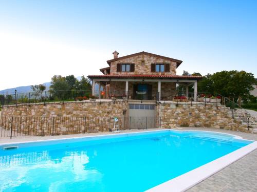 Timeless villa in Cagli with garden and swimming pool