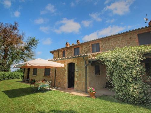 Cosy Farmhouse in Proceno with Swimming Pool