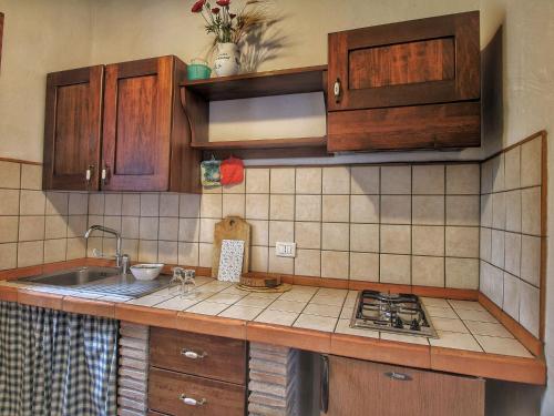 Cosy Farmhouse in Proceno with Swimming Pool